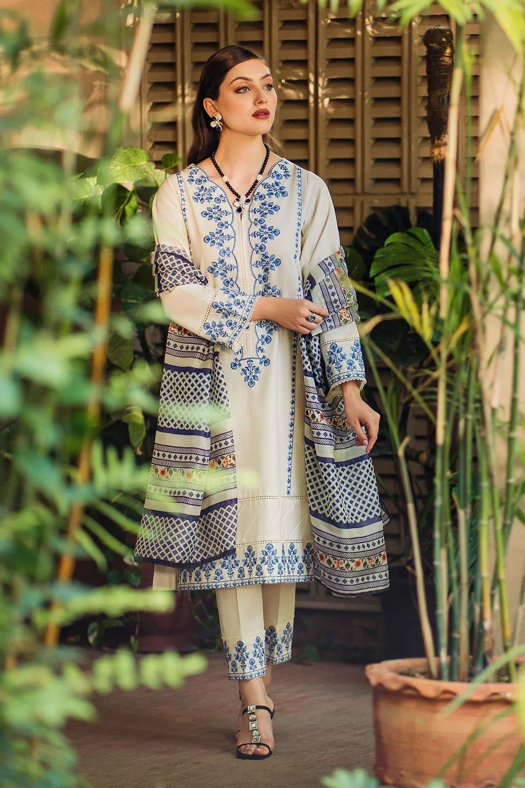 3PC EMBROIDERED DHANAK DRESS  WA-88 RP