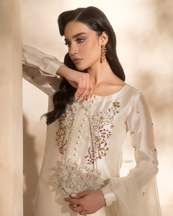 WEAR  WA-MUNEEZA  STITCH