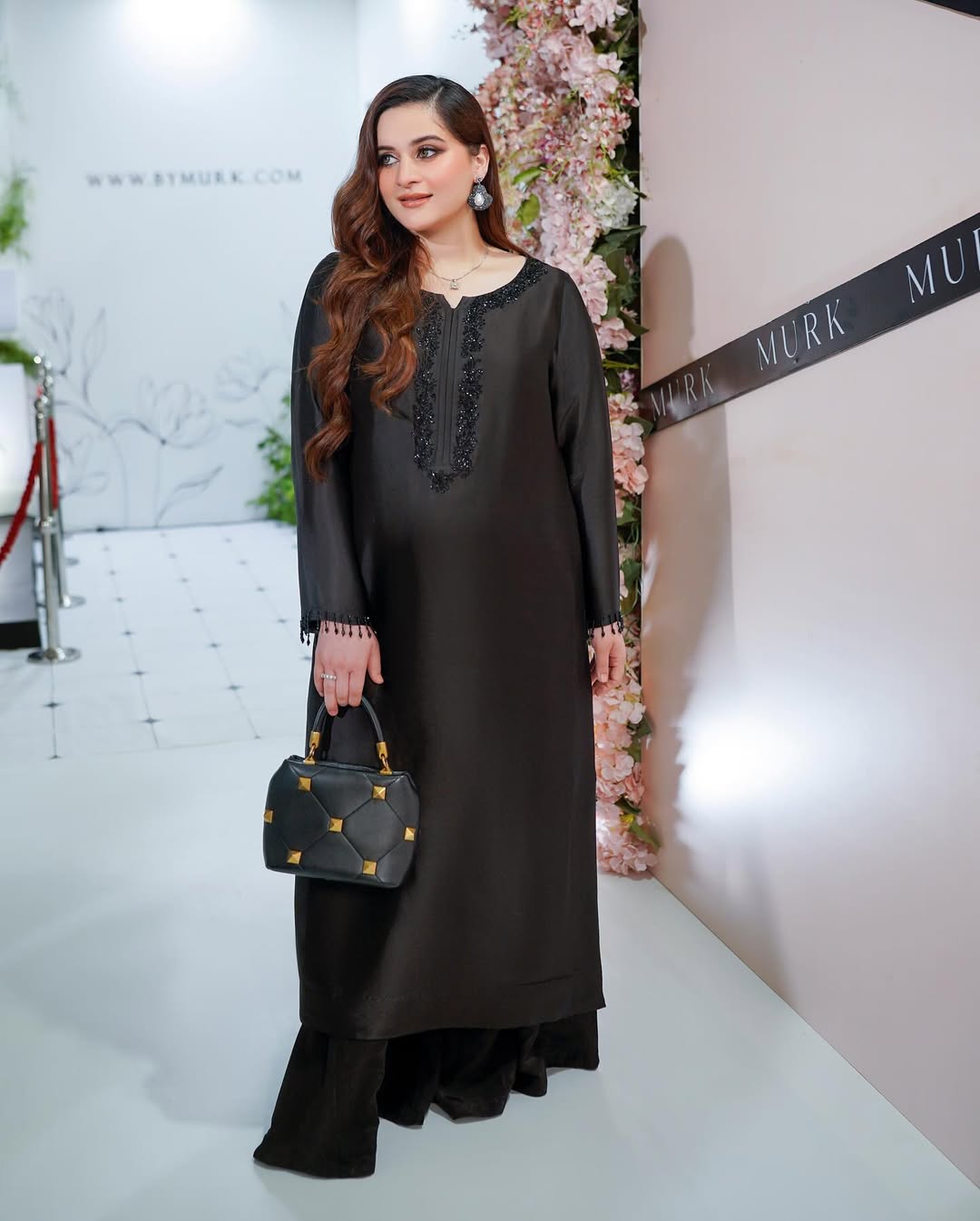 WA-AIMEN BLACK   STITCH