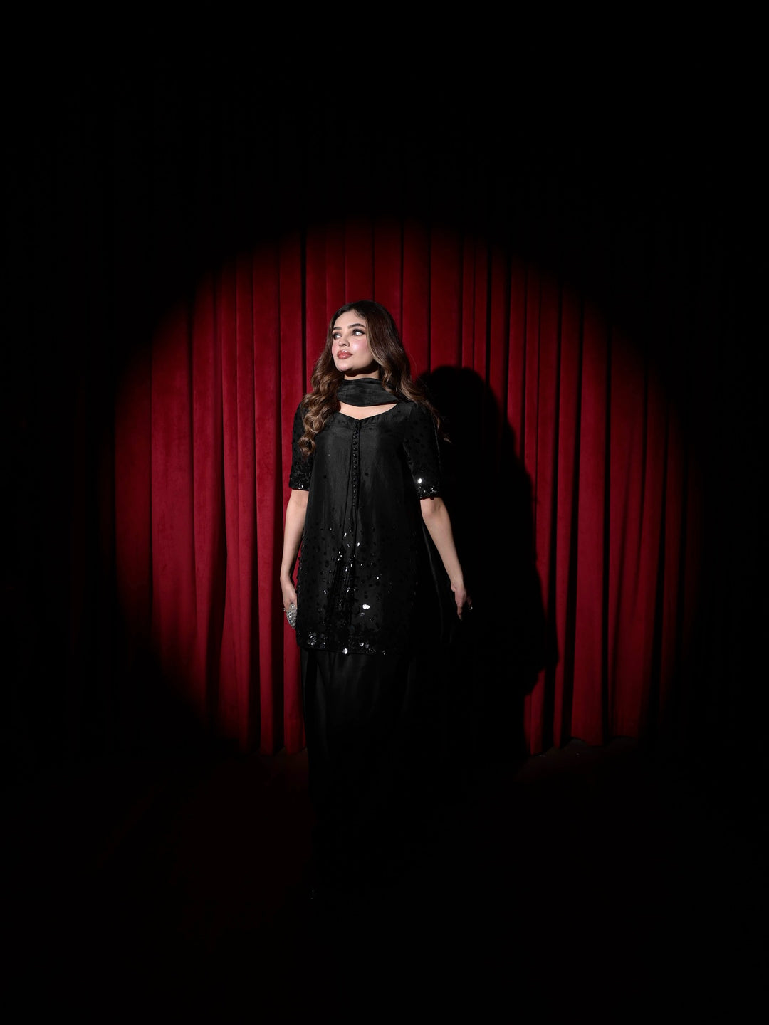 GULNAR  BLACK - HEMEL SILK